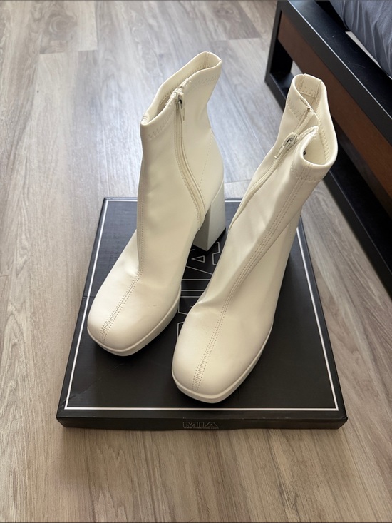 MIA Shoes - MIA Ilia White Platform Bootie